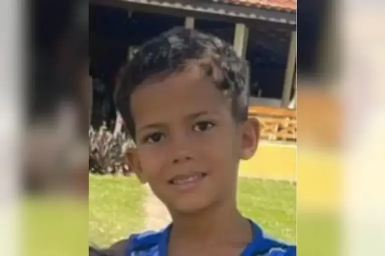 Menino de 6 anos é encontrado morto em casa e caso é investigado