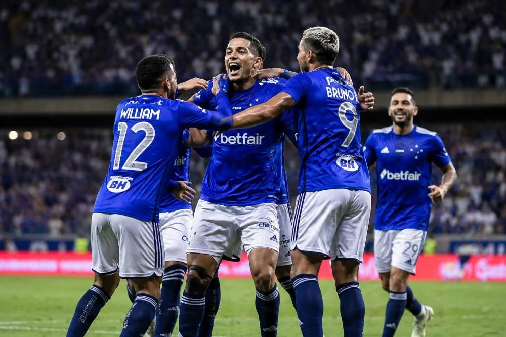 Cruzeiro vence fora de casa e embala na temporada