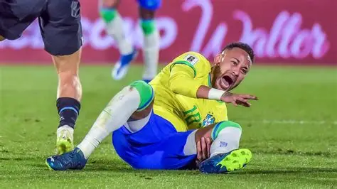 Neymar vira drama na Seleção e pode ser cortado da Copa às vésperas da estreia