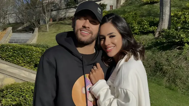 Curtida de Neymar em foto de modelo acende rumores e movimenta a web