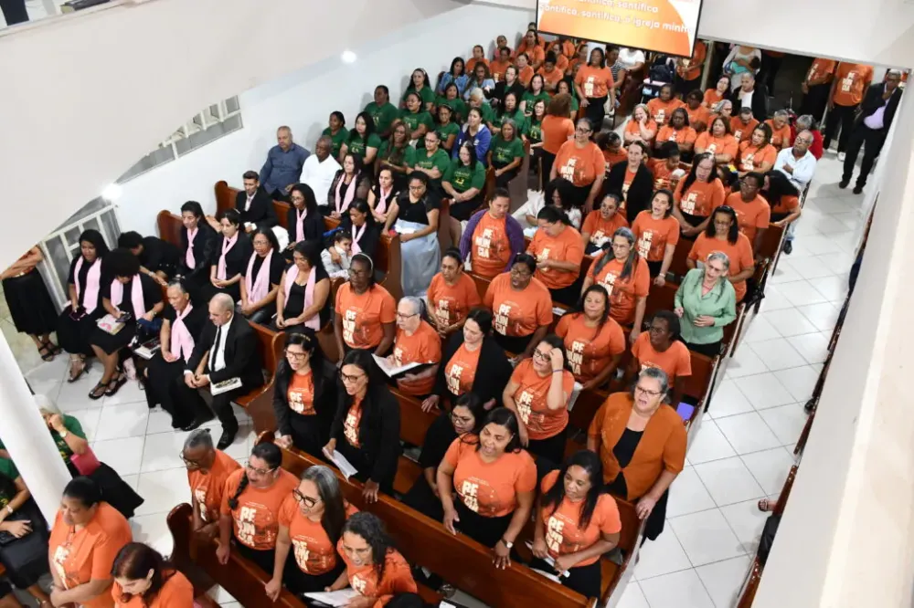 Círculo de oração marca segunda noite da Festa Unificada da AD Novo Tempo em Timóteo